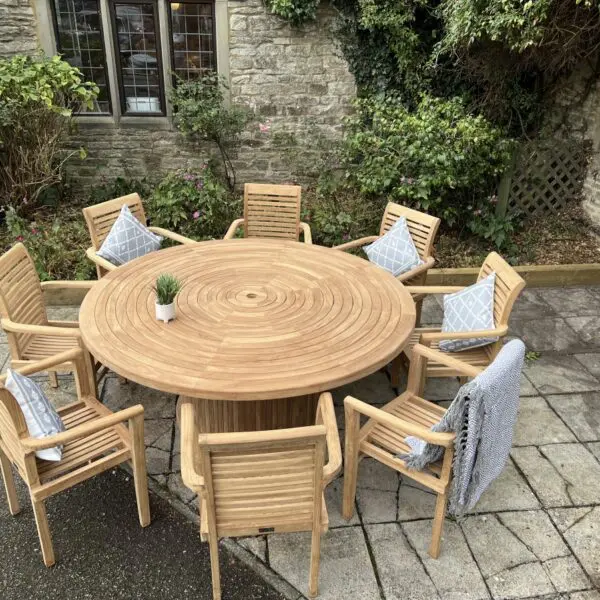 Teak Garden Furniture rounf table 8 chairs