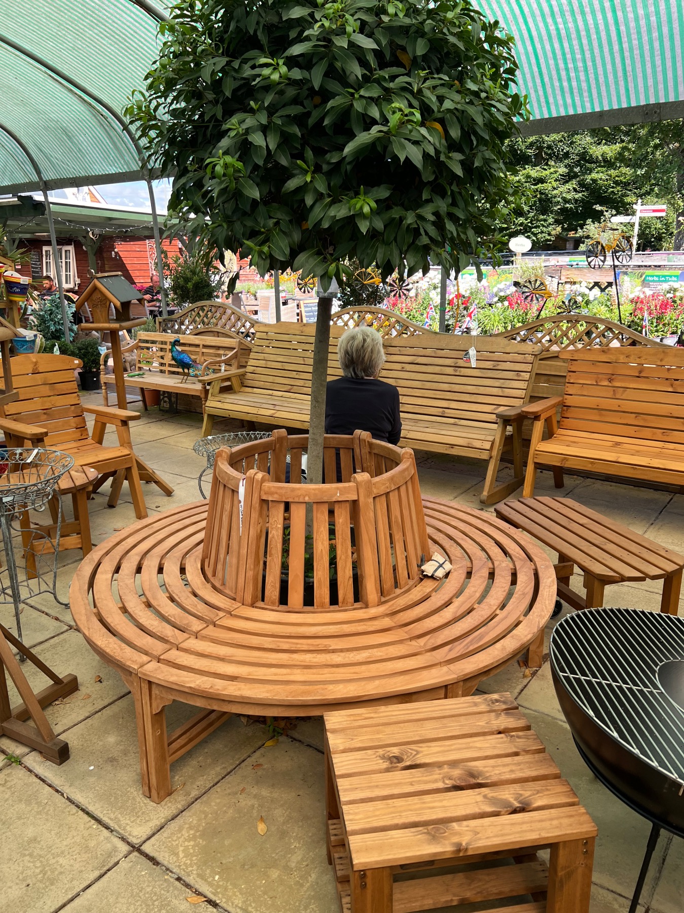 Teak round tree seat 1.8m Chelsea Home and Leisure Ltd